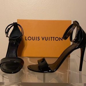 Louis Vuitton MONOGRAM ANKLE strap stilettos size 39 (9)